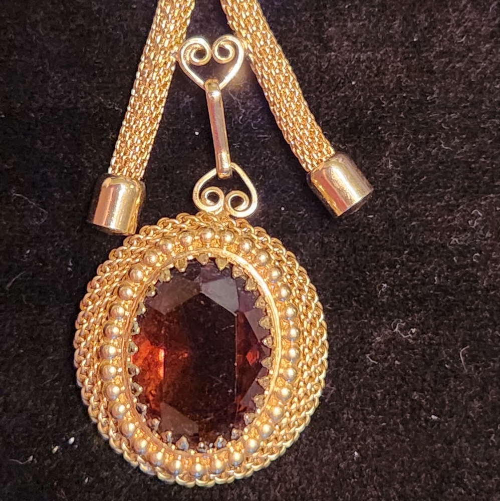 Vintage Sarah Coventry Goldtone Gem Necklace